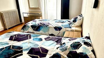 2 bedrooms, travel crib, free WiFi, bed sheets