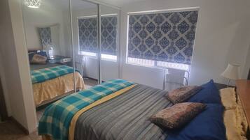 3 bedrooms, desk, iron/ironing board, free WiFi