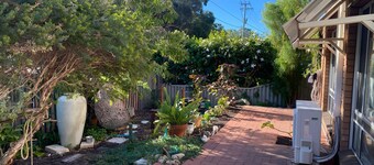 Ocean Drive Home: 3 bedroom boho chic comfy home 