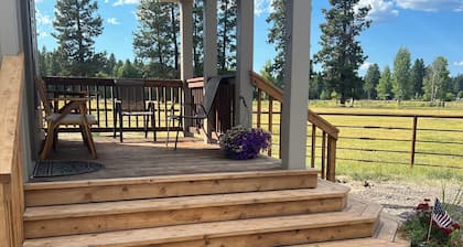 Cozy 2-bedroom home on Cattle ranch, near Crater Lake, in Fort Klamath, views
