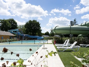 Chalet | Pool | Outdoor pool - Comfy Chalet With Dishwasher, the Efteling at 2 km (Kaatsheuvel)