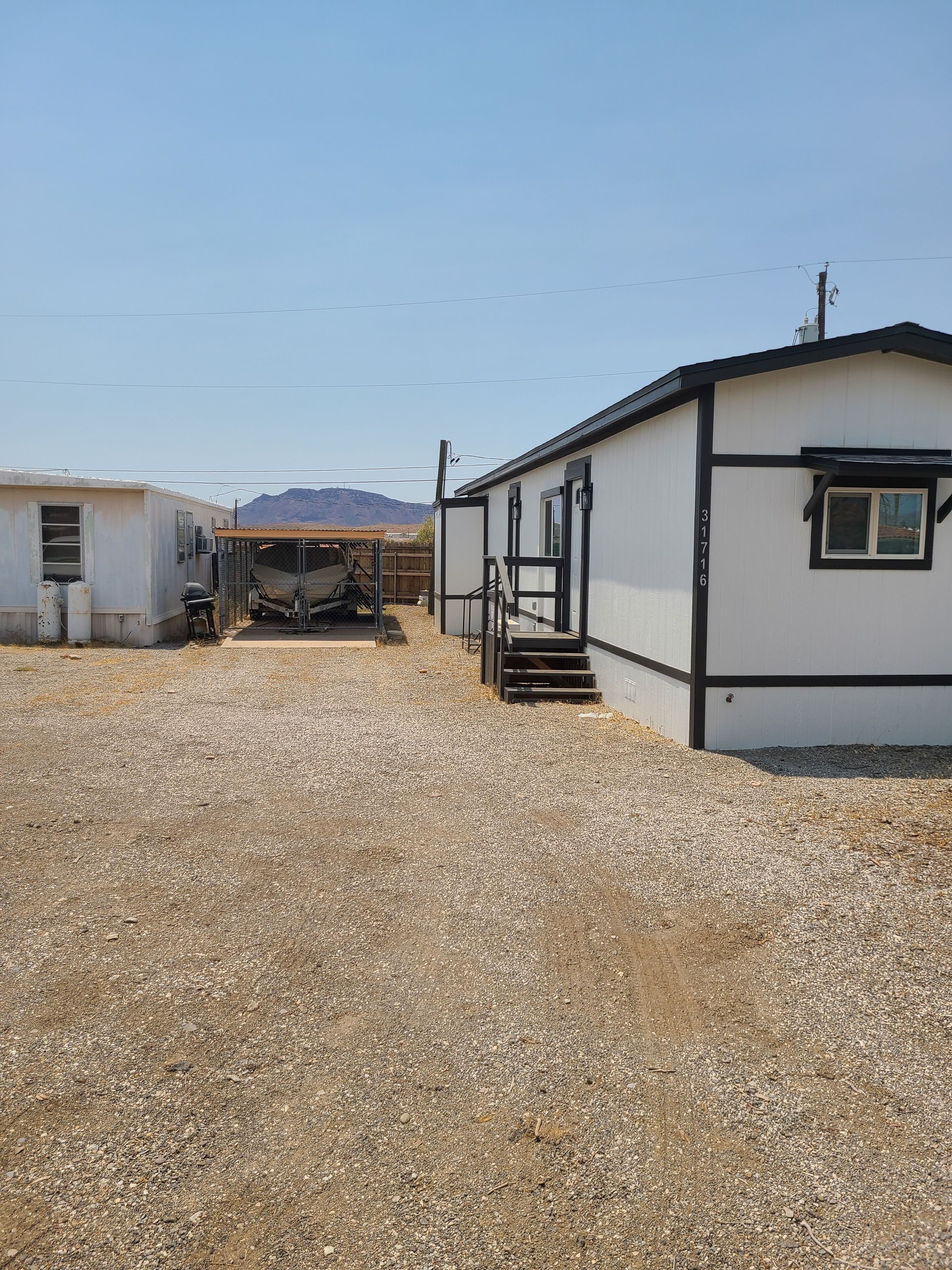 Snowbird Retreat newly remodeled house with AC/Heat & WiFi on Parker Strip.
