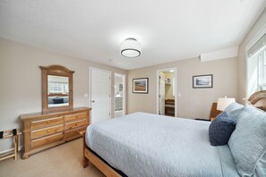 3 bedrooms, desk, free WiFi, bed sheets