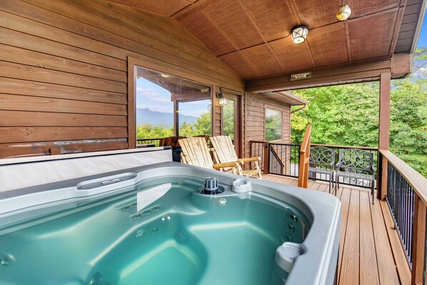 Terrace/patio - Direct Mount LeConte Views | Gatlinburg | Hot Tub (Gatlinburg)