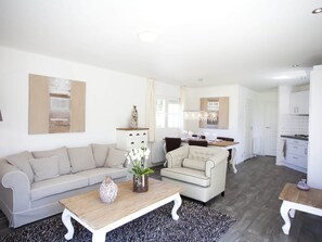 Chalet | Living room - Nice Chalet With Dishwasher (Velsen-Zuid)