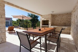 Outdoor dining - Villa Adrimar in Risika (Risika)