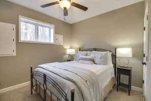 4 quartos, escrivaninha, Wi-Fi de cortesia, roupa de cama