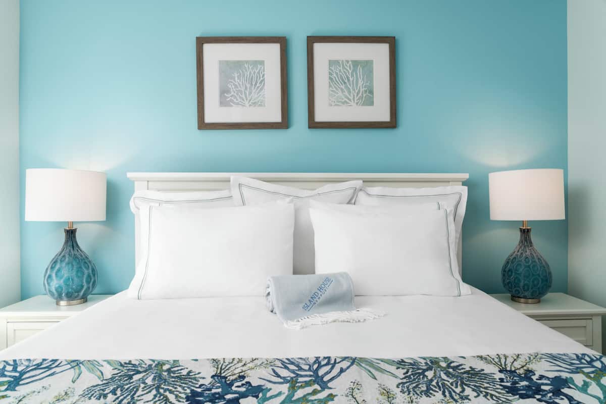 1 bedroom, Egyptian cotton sheets, premium bedding, pillow-top beds