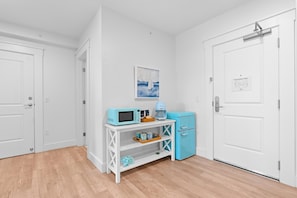 Premier Suite | Private kitchenette