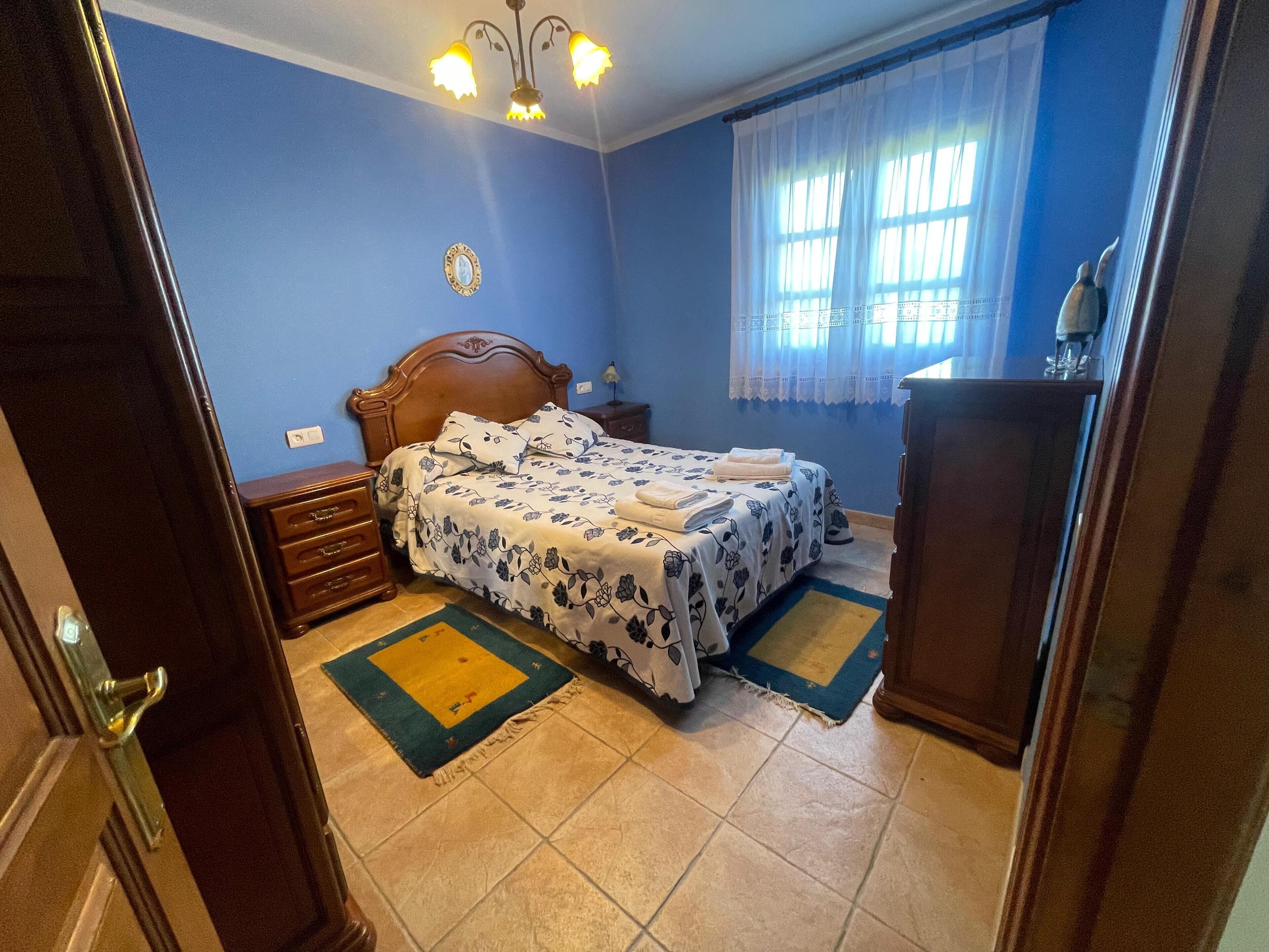 4 slaapkamers, reisbedje, gratis wifi, beddengoed