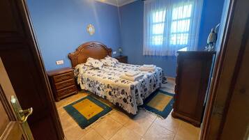 4 slaapkamers, reisbedje, gratis wifi, beddengoed