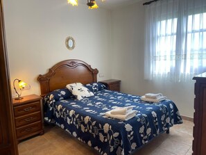 4 chambres, lit parapluie, Wi-Fi gratuit, draps fournis