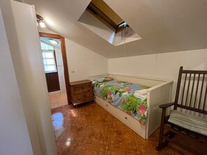 4 chambres, lit parapluie, Wi-Fi gratuit, draps fournis