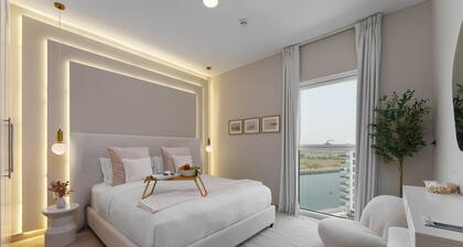 Charming Retreat w/ Panoramic Views on Yas Island