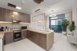 Fridge, microwave, oven, coffee/tea maker