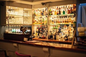 Bar (in der Unterkunft)