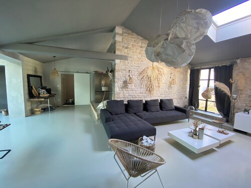 Villa spa Campagne et piscine moderne et spacieuse 