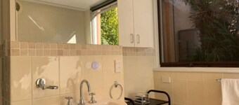 New to VRBO: Warm and Spacious 5BR Home w/WIFI&Multiple Parking