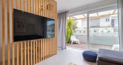 Carcavelos Sunny Retreat 1 by LovelyStay