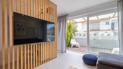 Carcavelos Sunny Retreat 1 by LovelyStay