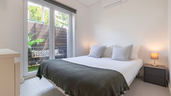 1 slaapkamer, een strijkplank/strijkijzer, gratis wifi, beddengoed