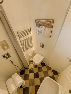Hair dryer, towels, soap, shampoo