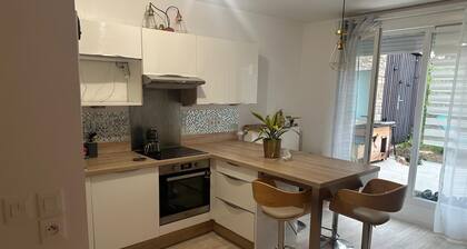 Maison Avec Jardin ET 2 Places DE Parking A 2 PAS DU Tram ET RER