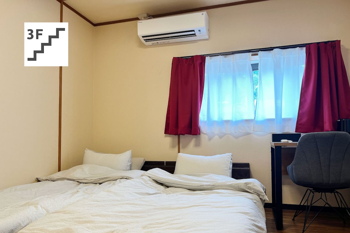 Standard Twin Room, Non Smoking, Private Bathroom | Desk, laptop workspace, free WiFi, bed sheets