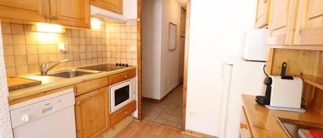 Fridge, microwave, dishwasher, coffee/tea maker