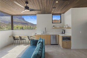 TV - The Loft at Zion Summ (Springdale)