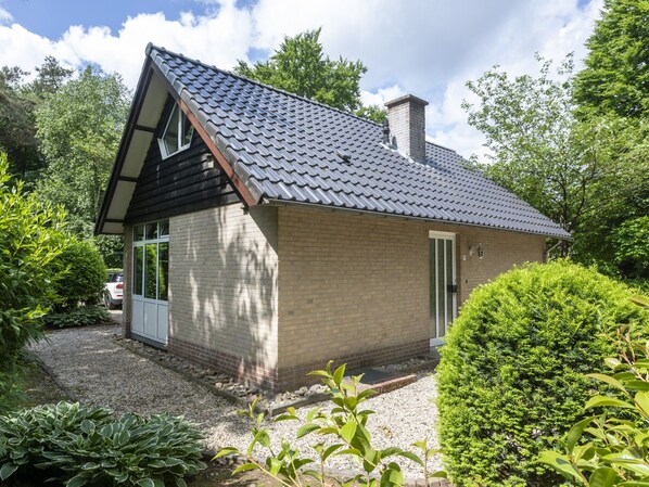 Bungalow | Exterior - Holiday Home in Mook for 6 Person (Mook)