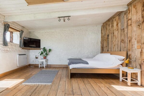 Cottage | 1 bedroom, free WiFi, bed sheets - Cozy Studio at Crackstone Barns in Minchinhampton (Stroud)