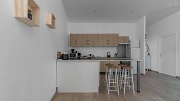 Fridge, microwave, oven, dishwasher