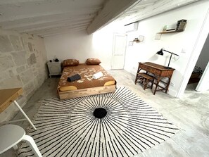 2 bedrooms, desk, iron/ironing board, free WiFi - Ecusson: luminous duplex in private mansion (Montpellier)