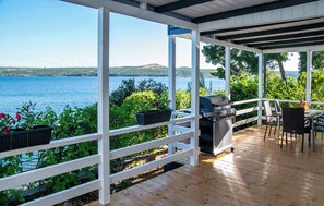 Property grounds - Mobilehome with sea view (Posedarje)