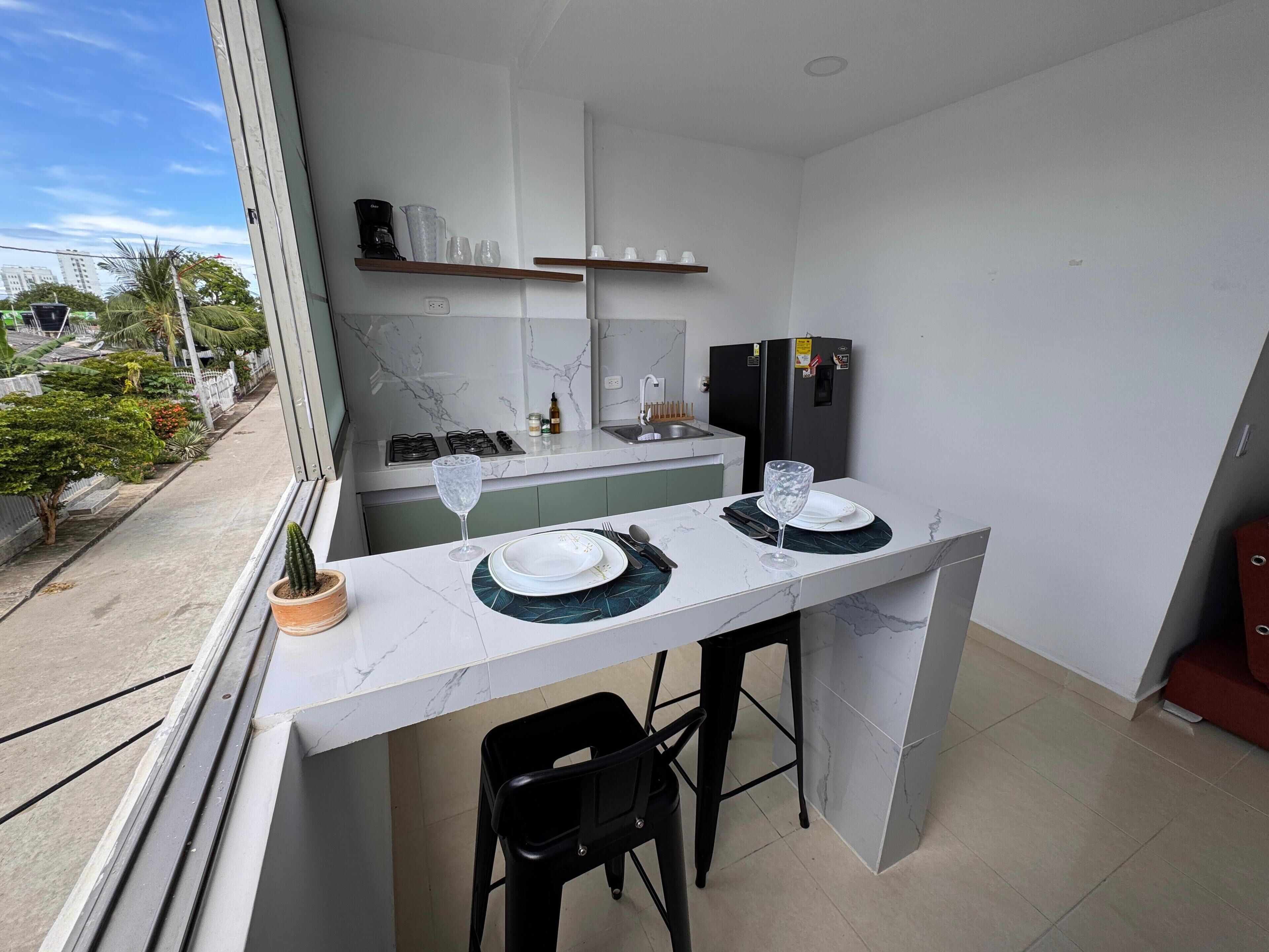 Refrigerador y cafetera y tetera 