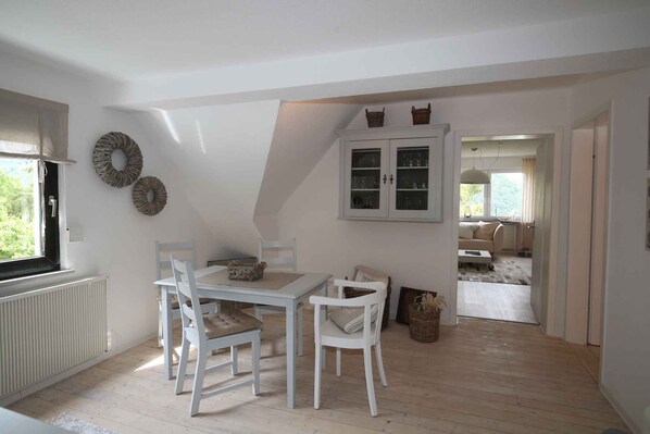 Dining - Holiday apartment in a unique panoramic location (Kamp-Bornhofen)