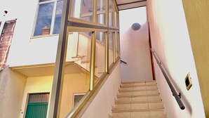 Unclassified image, 3 of 49, button - Orange House in Ferrara (Ferrara)