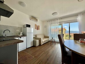 Interior - Holiday apartment with air conditioning and balcony (Krk)