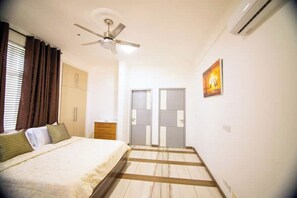 2 bedrooms, iron/ironing board, WiFi, bed sheets - 2 bed flat, near the airport (Accra, Greater Accra Region)