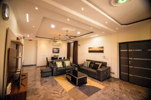 Living area - 2 bed flat, near the airport (Accra, Greater Accra Region)