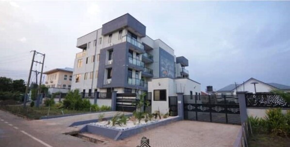Exterior - 2 bed flat, near the airport (Accra, Greater Accra Region)