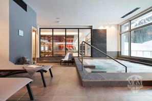 Spa - Wifi, 100m from resort center, fitness, swimming pool, sauna, hammam, balcony, parking, tv, 145m² (Flaine)