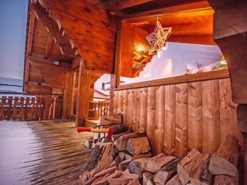Chalet, wifi, 150m from ski lifts, sauna, terrace, fireplace or stove, parking, tv, ski locker
