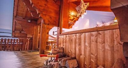 Chalet, wifi, 150m from ski lifts, sauna, terrace, fireplace or stove, parking, tv, ski locker