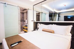 Classic Studio, City View | Desk, laptop workspace, free WiFi - Estrella Boutique Hotel (Abuja)