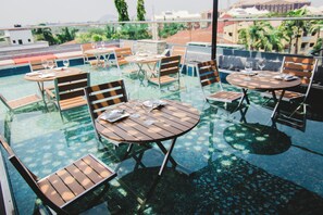 Outdoor pool - Estrella Boutique Hotel (Abuja)