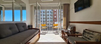 2 rooms with views of Plaza Colón and the sea