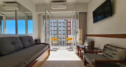 2 rooms with views of Plaza Colón and the sea