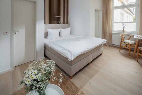 Berço de viagem, Wi-Fi de cortesia, roupa de cama